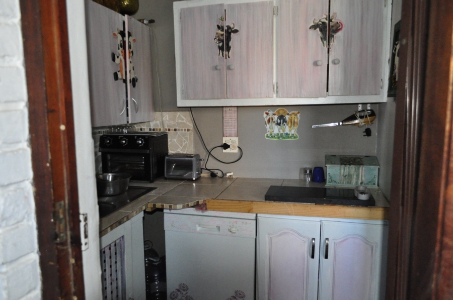 6 Bedroom Property for Sale in Wavecrest Eastern Cape